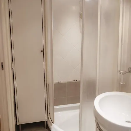 Quiet With Balcony - 30 Min To Center - Airport Link - By Orpi Rent